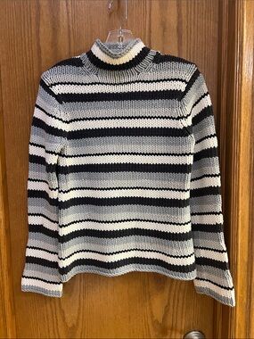 GAP Striped Turtleneck Sweater in Black, Gray & White. Medium. EUC